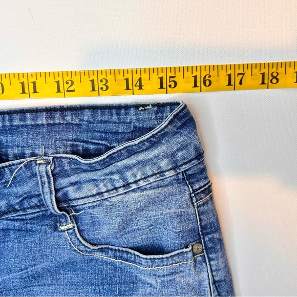 Vintage Y2K LEI Lace Up Trendy Denim Jean Booty Shorts USA Made Sz 31 Grunge! - Picture 4 of 4